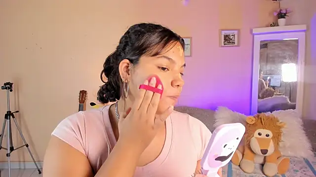 naomy ruiz  online show from June 2026 08:10:02 PM