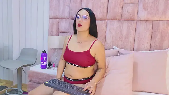 AlyaRosse online show from June 2026 07:30:01 PM