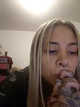 Snapshot of sofigirlgold chatting on May 2026 07:59:02 AM sofigirlgold online show from May 2026 07:59:02 AM