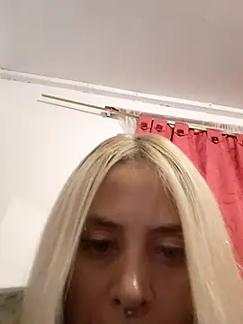 Snapshot of sofigirlgold chatting on May 2026 03:46:02 AM sofigirlgold online show from May 2026 03:46:02 AM