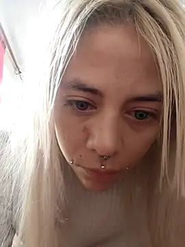 Snapshot of sofigirlgold chatting on May 2026 02:15:02 PM sofigirlgold online show from May 2026 02:15:02 PM