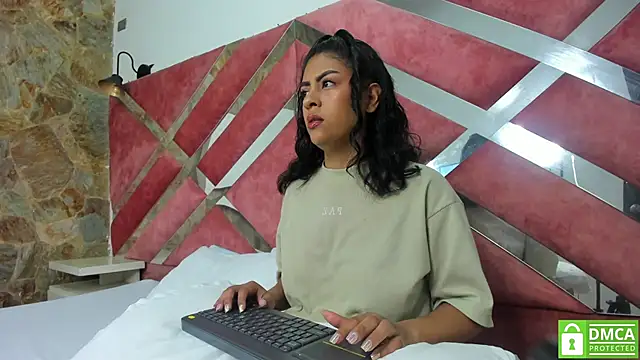 keylli vega online show from May 2026 12:23:02 PM