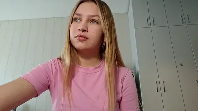 dozygleam online show from May 2026 06:22:02 AM