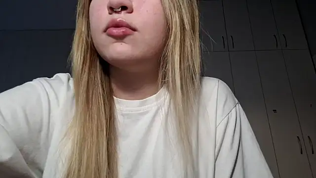 dozygleam online show from May 2026 01:06:01 PM
