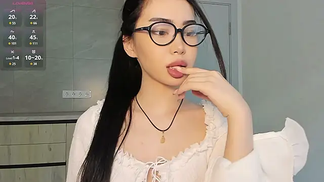 adelinya online show from May 2026 12:32:02 PM