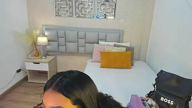 luna25   online show from May 2026 11:41:02 AM