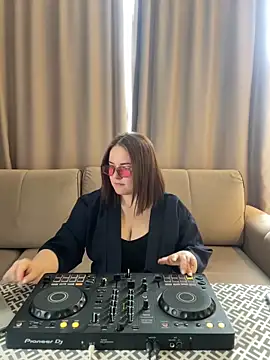 Joan Taylor1 online show from May 2026 11:51:02 AM