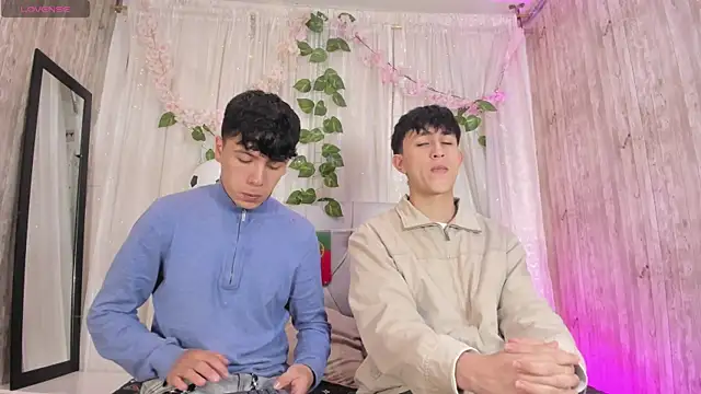 Hoot boyss  online show from July 2026 12:52:01 PM