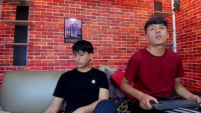 Hoot boyss  online show from July 2026 08:25:01 PM
