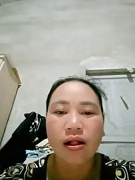 Snapshot of Elizabeo chatting on May 2026 12:24:02 PM Elizabeo online show from May 2026 12:24:02 PM
