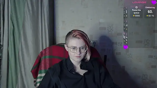 Snapshot of __Freya___ chatting on July 2026 05:06:01 PM Freya online show from July 2026 05:06:01 PM