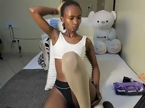KendiLuxe online show from May 2026 05:10:02 PM