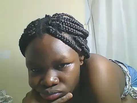 Sweetgal2025 online show from May 2026 06:09:01 PM