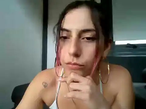 Snapshot of LatinDolliee chatting on July 2026 06:22:01 PM LatinDolliee online show from July 2026 06:22:01 PM