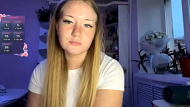 Lisi Kiss  online show from June 2026 06:03:01 PM