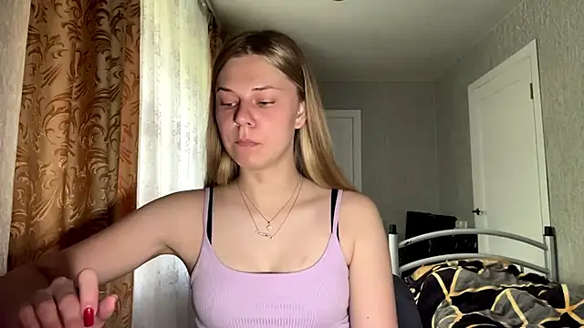 Snapshot of HoneysPiee chatting on June 2026 10:07:01 AM HoneysPiee online show from June 2026 10:07:01 AM