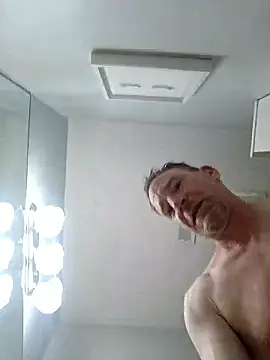 Snapshot of grosslotion chatting on June 2026 10:14:01 PM grosslotion online show from June 2026 10:14:01 PM