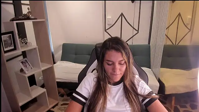 SophieWatson  online show from July 2026 01:57:01 PM