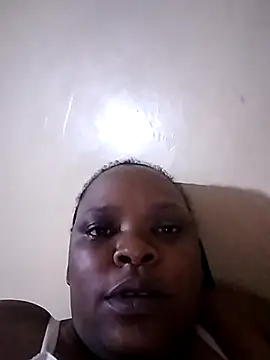 Snapshot of Azizzah chatting on May 2026 07:45:02 PM Azizzah online show from May 2026 07:45:02 PM