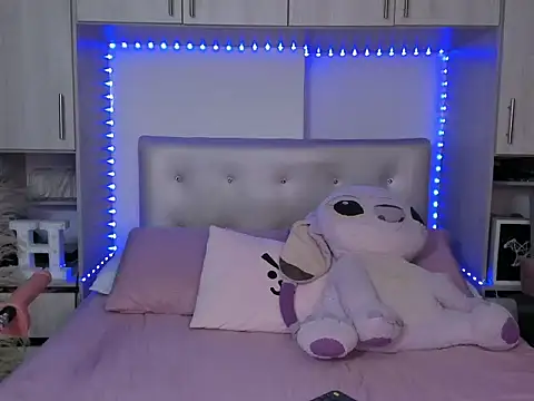 Honniewhitee  online show from June 2026 02:53:01 AM