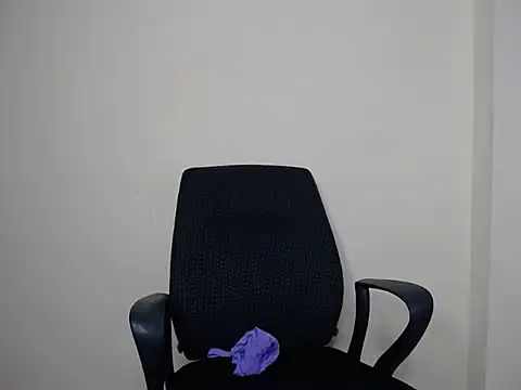 Snapshot of KittySexxy02 chatting on May 2026 03:49:01 PM KittySexxy02 online show from May 2026 03:49:01 PM
