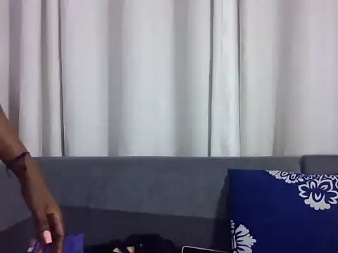 Snapshot of Candysleek_petite chatting on July 2026 12:42:02 PM Candysleek petite online show from July 2026 12:42:02 PM