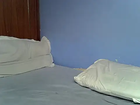 Snapshot of Queen_slim2 chatting on July 2026 07:53:01 PM Queen slim2 online show from July 2026 07:53:01 PM