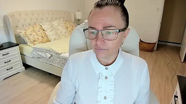 Vika73 online show from September 2025 12:38:02 PM