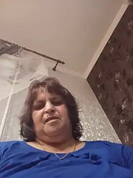 Snapshot of LisichkaOksana chatting on July 2026 06:00:02 PM LisichkaOksana online show from July 2026 06:00:02 PM