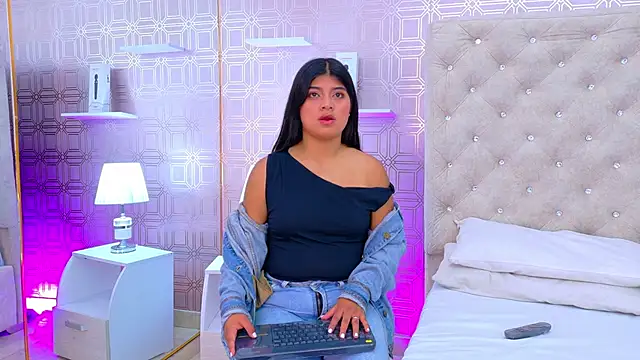 Juliette Kaia online show from June 2026 03:19:02 AM
