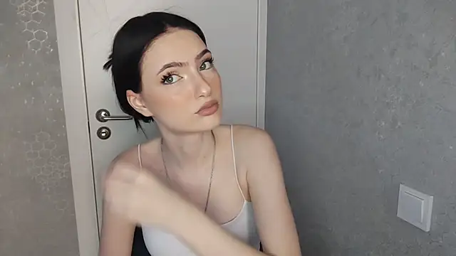 PotatoesHoney online show from May 2026 06:19:01 AM
