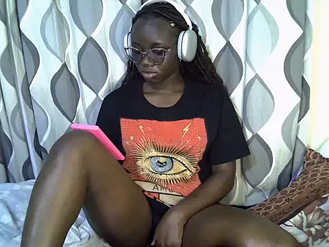 Snapshot of cute_gee5 chatting on July 2026 04:46:02 PM cute gee5 online show from July 2026 04:46:02 PM