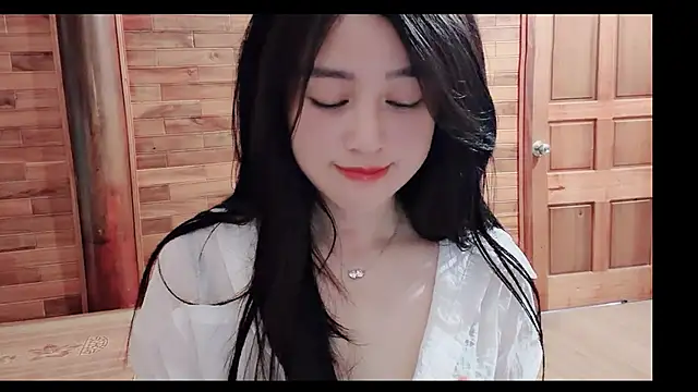Bee-Cherry online show from June 2026 10:17:02 AM