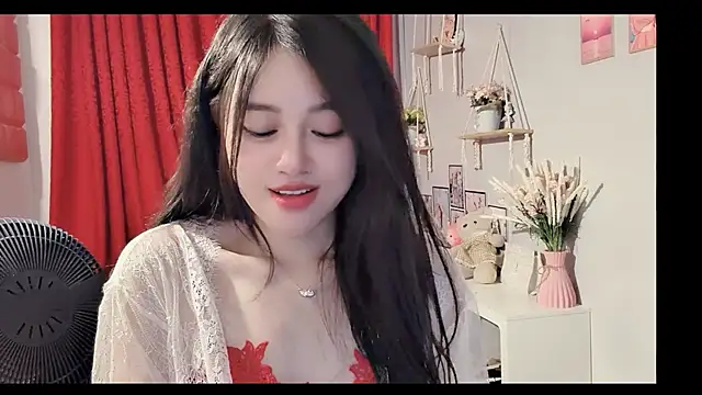 Bee-Cherry online show from June 2026 06:29:02 PM