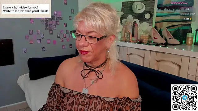 Snapshot of Anna_Coolidge chatting on June 2026 01:11:02 AM Anna Coolidge online show from June 2026 01:11:02 AM