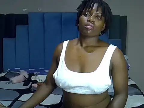 Snapshot of melanin_moon chatting on June 2026 02:45:01 PM melanin moon online show from June 2026 02:45:01 PM