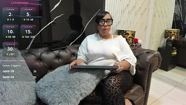 OliviaWilliamm online show from June 2026 11:24:02 AM