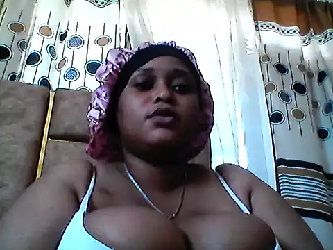 Snapshot of Pretty_sandrah chatting on July 2026 11:50:02 AM Pretty sandrah online show from July 2026 11:50:02 AM