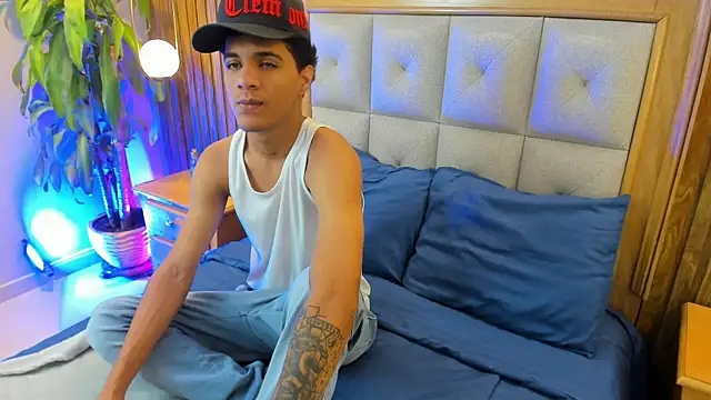 Snapshot of Mael_Jason chatting on July 2026 11:17:02 AM Mael Jason online show from July 2026 11:17:02 AM