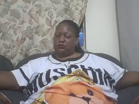 Snapshot of fat_ebonyqueen chatting on July 2026 06:02:02 PM fat ebonyqueen online show from July 2026 06:02:02 PM