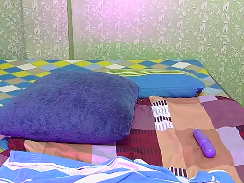 Snapshot of Itz-jasleen chatting on July 2026 07:56:02 AM Itz-jasleen online show from July 2026 07:56:02 AM