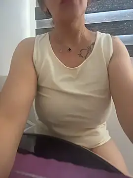 Snapshot of Hot-Milf4U chatting on July 2026 05:35:02 AM Hot-Milf4U online show from July 2026 05:35:02 AM