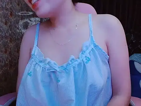 Julie Ulie online show from May 2026 02:35:02 PM