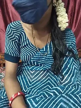 Snapshot of reshma124 chatting on July 2026 01:46:02 AM reshma124 online show from July 2026 01:46:02 AM