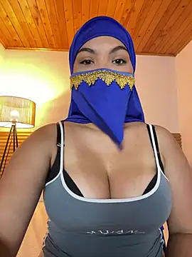 Amira 002 online show from June 2026 01:25:02 PM
