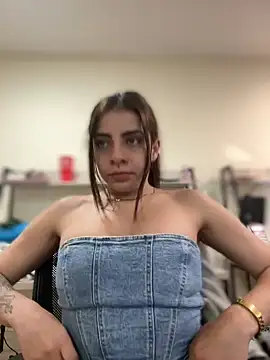 Hanna Cruz  online show from July 2026 07:08:02 PM