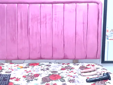 AmberDiamondMMXXX online show from June 2026 02:33:01 PM