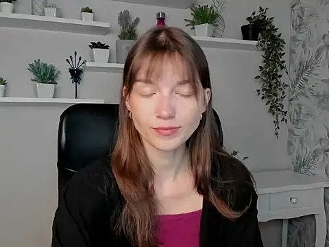 KiraBliss28 online show from May 2026 05:36:02 AM