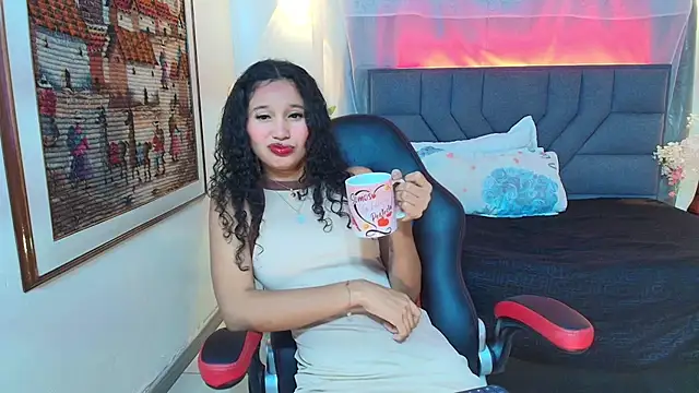 Snapshot of Aurora_Gatty chatting on July 2026 07:30:02 PM Aurora Gatty online show from July 2026 07:30:02 PM