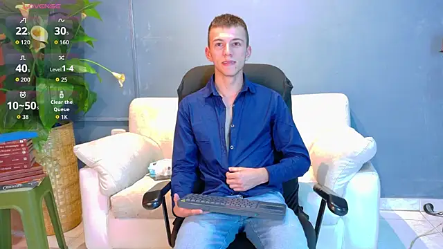 Thiiago twink online show from June 2026 01:18:02 AM